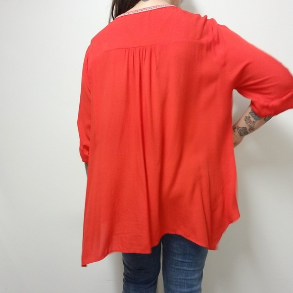 ANDREE Embroidered Sharkbite Tunic Roll Sleeves - Picture 6 of 8